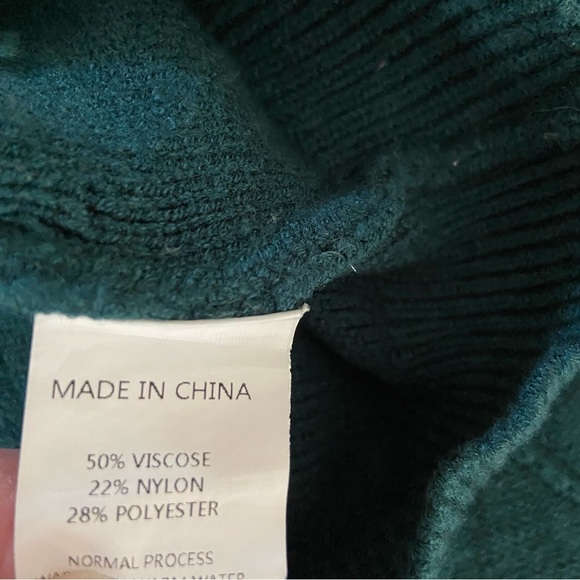 Simplee balloon sleeve sweater. - Picture 5 of 6